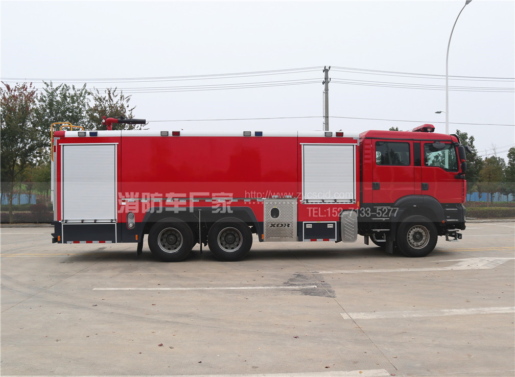 15噸重型水罐消防車【重汽汕德卡】
