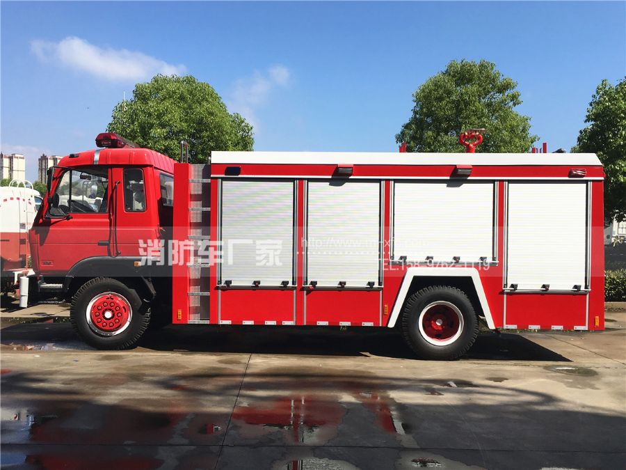 東風153單排座消防車